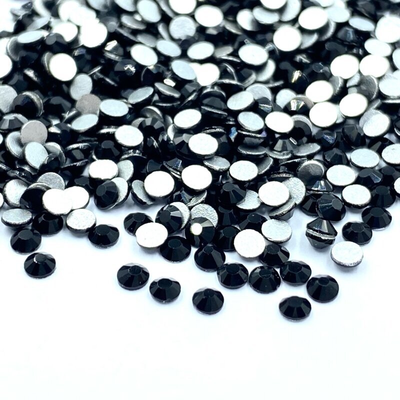 SS4 (1,7-1,8mm) juodos sp. ne hotfix stiklo kristalai, ±720vnt.